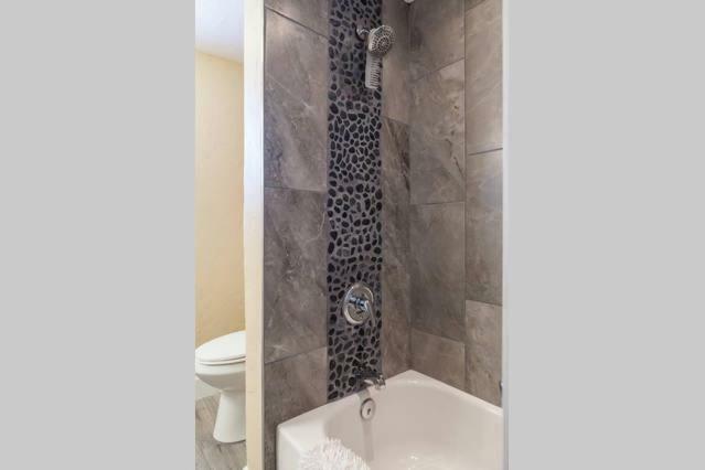 U2 - Private 2Br Walkup Apt In Dt Phx With Pkg Phoenix Exterior photo